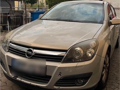 Gebraucht Opel Astra 140 PS (102 kW) 2006 Silber Limousine