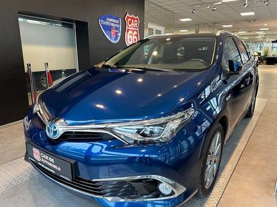 Blau Gebraucht 2015 Toyota Auris Touring Sports Executive Kombi | 13.490 € (Etwas zu teuer)