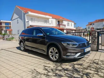 Gebraucht VW Passat Alltrack 220 PS (161 kW) 2017 Braun Kombi