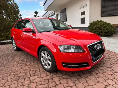 Gebraucht Audi A3 Ambition 105 PS (77 kW) 2011 Rot Kleinwagen