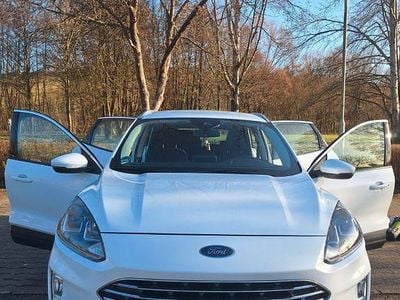 Gebraucht Ford Kuga Titanium 120 PS (88 kW) 2020 Weiß SUV