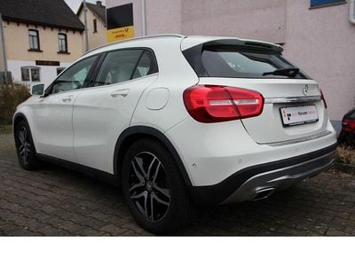 Gebraucht Mercedes GLA180 Urban 122 PS (89 kW) 2016 Weiß SUV