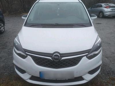 Gebraucht 2018 Opel Zafira Van / Kleinbus | 10.000 € (Etwas zu teuer)