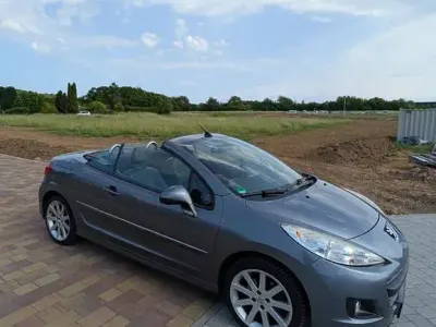 Gebraucht Peugeot 207 CC Platinum 120 PS (88 kW) 2011 Grau Cabrio