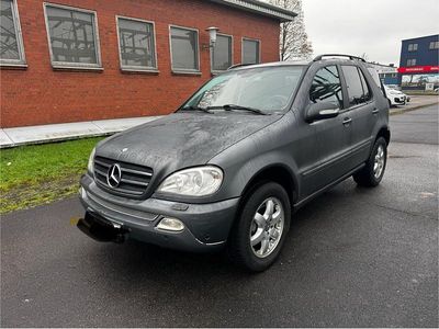 Second-hand Mercedes ML500 292 CP (214 kW) 2002 Argintiu SUV