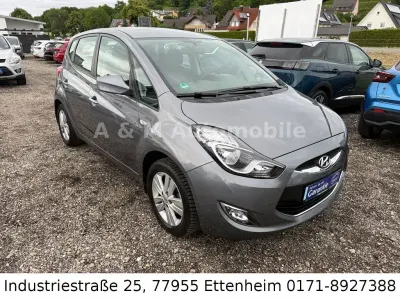 Gebraucht Hyundai ix20 Classic 90 PS (66 kW) 2014 Grau Kleinwagen
