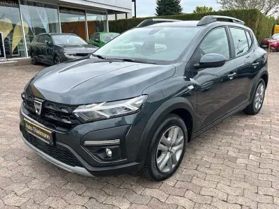 Gebraucht Dacia Sandero Comfort 91 PS (66 kW) 2021 Grau SUV
