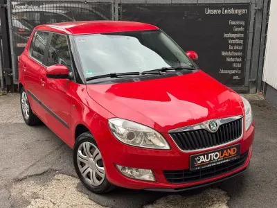 Gebraucht Skoda Fabia Ambition 69 PS (50 kW) 2012 Rot Limousine