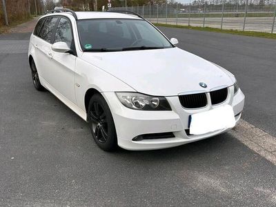 gebraucht BMW 318 i KLIMA ZV AHK SERVO 6 GANG PDC EURO 4 SIETZHEIZUNG