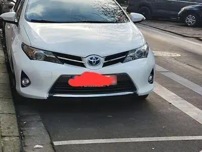 Begagnad Toyota Auris Touring Sports 136 HK (100 kW) 2013 Vit Kombi
