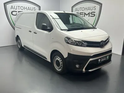 Gebraucht Toyota Proace 120 PS (88 kW) 2023 Weiß Van / Kleinbus