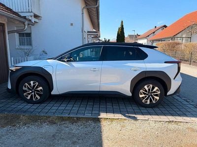 Gebraucht Toyota bZ4X Lounge 150 kW (204 PS) 2024 Weiß SUV