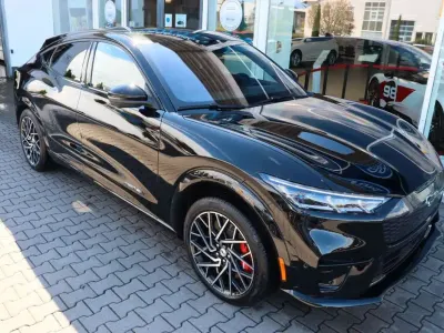 Neu Ford Mustang Mach-E GT 358 kW (487 PS) 2026 Terrain sand SUV
