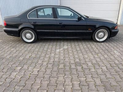 BMW 528