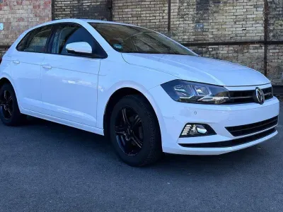 Gebraucht VW Polo Comfortline 95 PS (69 kW) 2018 Weiß Kleinwagen