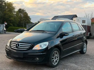 Gebraucht Mercedes B180 Elegance 109 PS (80 kW) 2009 Schwarz Van / Kleinbus