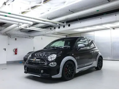 Używany Abarth 695 70th Anniversary 179 KM (131 kW) 2020 Czarny Hatchback