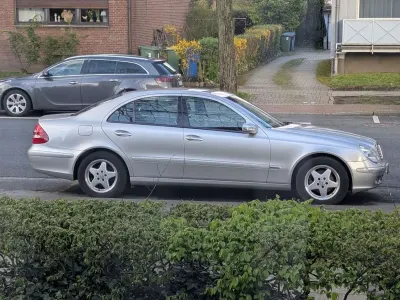 Gebraucht Mercedes E200 163 PS (119 kW) 2004 Silber Limousine