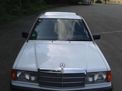 Weiß Gebraucht 1991 Mercedes 190 Limousine | 12.000 €