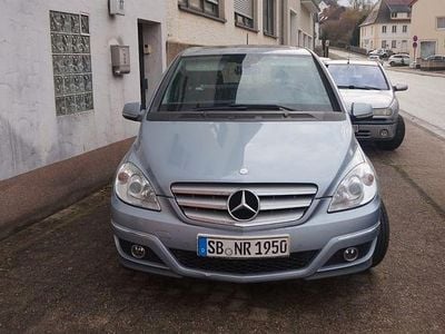 Usata Mercedes B200 140 CV (102 kW) 2009 Blu Monovolume