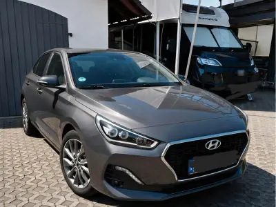 Gebraucht Hyundai i30 Passion Plus 140 PS (102 kW) 2018 Grau Limousine