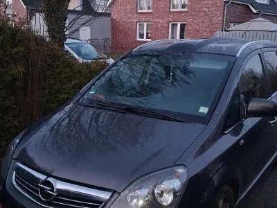 Gebraucht Opel Zafira 125 PS (91 kW) 2011 Grau Van / Kleinbus
