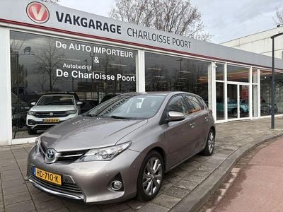 Gebraucht Toyota Auris Hybrid Executive 99 PS (72 kW) 2013 Braun Limousine