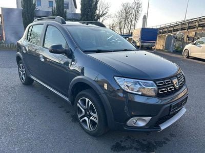 Gebraucht Dacia Sandero Celebration 90 PS (66 kW) 2019 Grau Limousine
