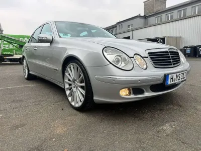 Gebraucht Mercedes E350 Avantgarde 272 PS (200 kW) 2005 Grau Limousine