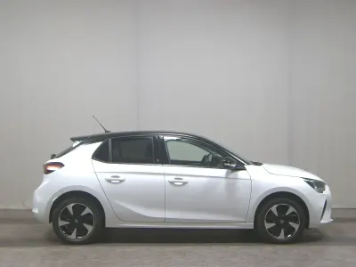 Usata Opel Corsa-e Edition 100 kW (136 CV) 2021 Bianco Utilitaria