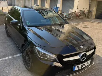 Gebraucht Mercedes CLA220 Shooting Brake 177 PS (130 kW) 2016 Schwarz Kombi
