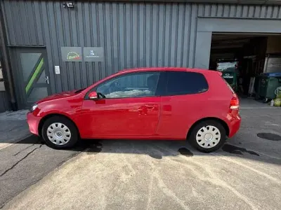 Gebraucht VW Golf VI Trendline 80 PS (58 kW) 2009 Rot Limousine