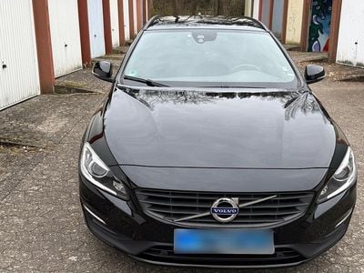 Gebraucht Volvo V60 136 PS (100 kW) 2016 Schwarz Kombi