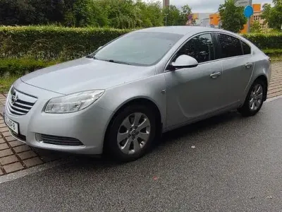 Gebraucht Opel Insignia Sport 179 PS (131 kW) 2009 Silber Limousine