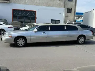 Gebraucht Lincoln Town Car 209 PS (153 kW) 2003 Silber Limousine