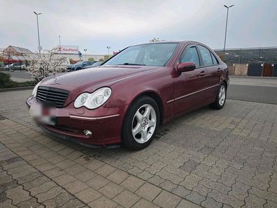 Gebraucht Mercedes C240 Avantgarde 170 PS (125 kW) 2003 Rot Limousine