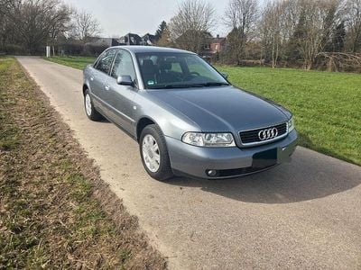 Gebraucht Audi A4 101 PS (74 kW) 2000 Silber Limousine