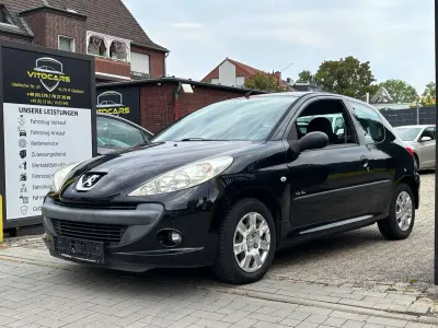 Gebraucht Peugeot 206 Urban Move 60 PS (44 kW) 2011 Lackierung schwarz perla nera Kleinwagen