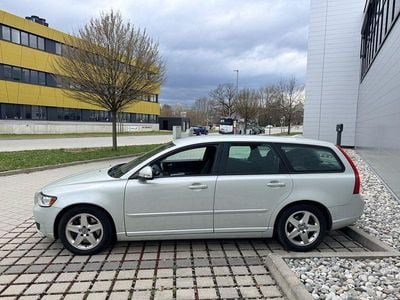 Gebraucht Volvo V50 Business Edition 177 PS (130 kW) 2011 Weiß Kombi