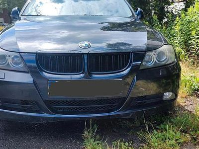 Schwarz Gebraucht 2005 BMW 320 Limousine | 3.100 € (Guter Preis)
