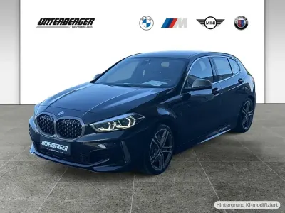 Gebraucht BMW M135 Performance 306 PS (225 kW) 2022 Saphirschwarz Kleinwagen