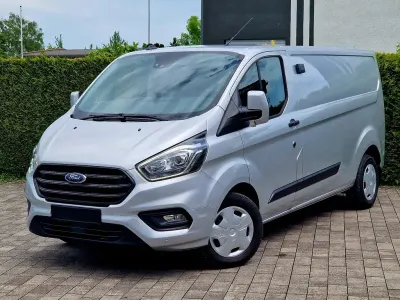 Gebraucht Ford Transit Custom 131 PS (96 kW) 2023 Silber Van / Kleinbus