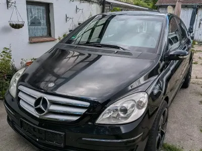 Gebraucht Mercedes B200 143 PS (105 kW) 2006 Schwarz Van / Kleinbus