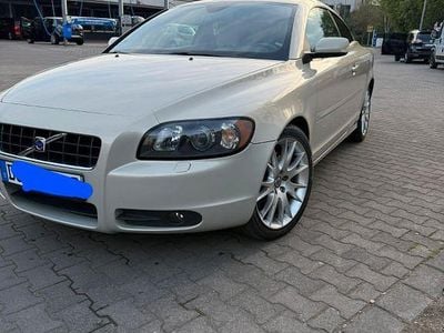 Second-hand Volvo C70 Momentum 179 CP (131 kW) 2007 Galben Cabrio