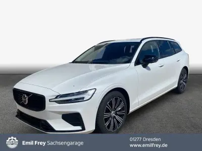 Gebraucht Volvo V60 Plus 197 PS (144 kW) 2025 Crystal weißperleffekt Kombi