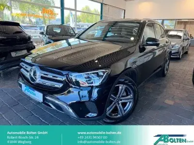 Używany Mercedes GLC220 194 KM (142 kW) 2022 Czarny SUV