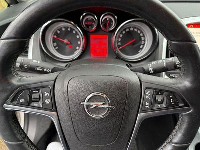 Gebraucht Opel Astra Style 120 PS (88 kW) 2014 Weiß Limousine