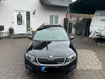 Schwarz Gebraucht 2014 Skoda Octavia RS Kombi | 13.899 € (Fairer Preis)
