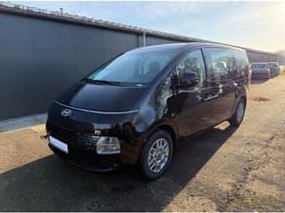Neu Hyundai Staria Trend 160 PS (117 kW) 2026 Schwarz (abyss black / mic) Van / Kleinbus