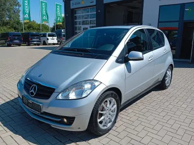 Gebraucht Mercedes A180 Elegance 116 PS (85 kW) 2009 Silber Van / Kleinbus